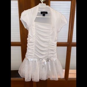 Amy’s Closet. Formal Dress. Crème/Off-White colored. Size 3T.